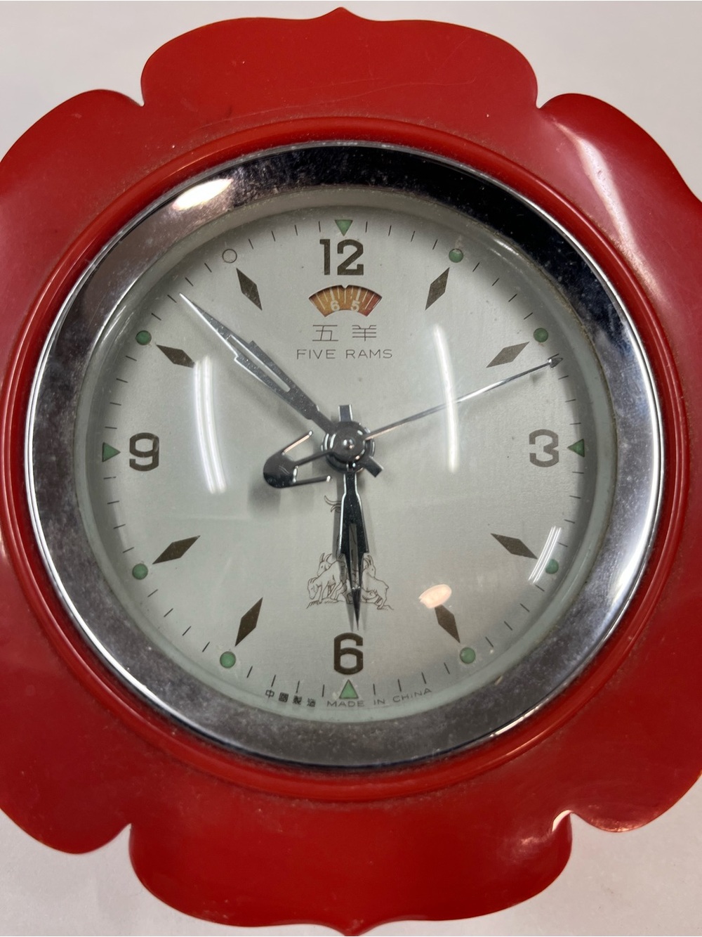 Red Decorative Clock - Picture 2 of 3
